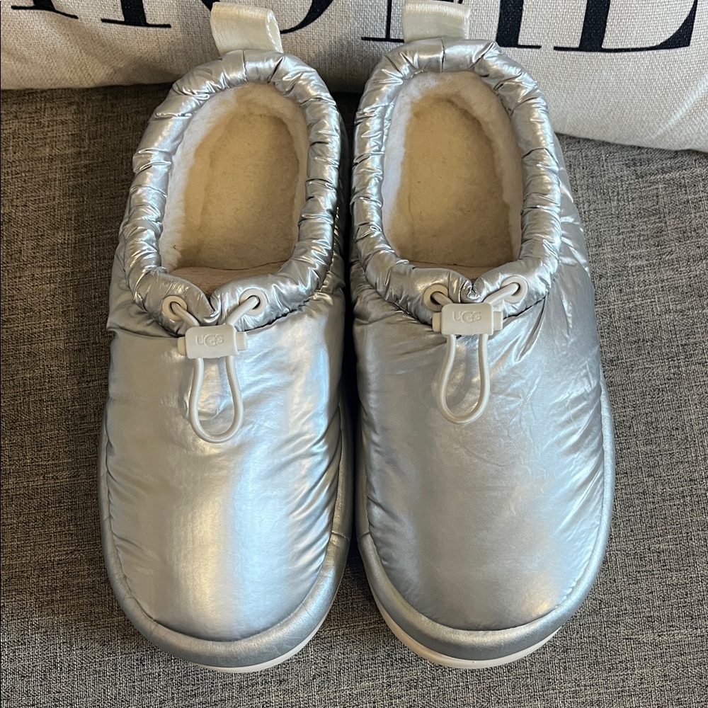 NEW UGG Metallic Silver Maxi Clog Size 6.0